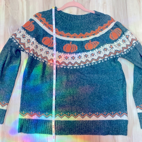 Maurices woman’s green knit pumpkin patterned fall sweater - Picture 3 of 9